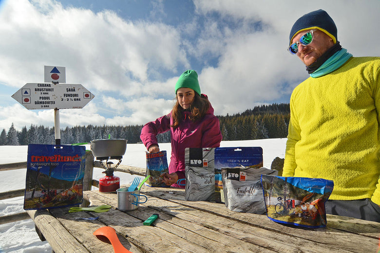 Ce mâncare e ideală pentru traseele pe zăpadă